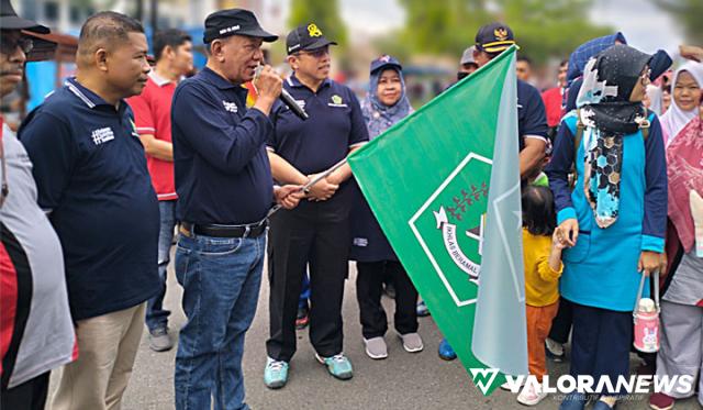 Bupati Pessel Lepas Peserta Jalan Santai Kerukunan HAB ke 77