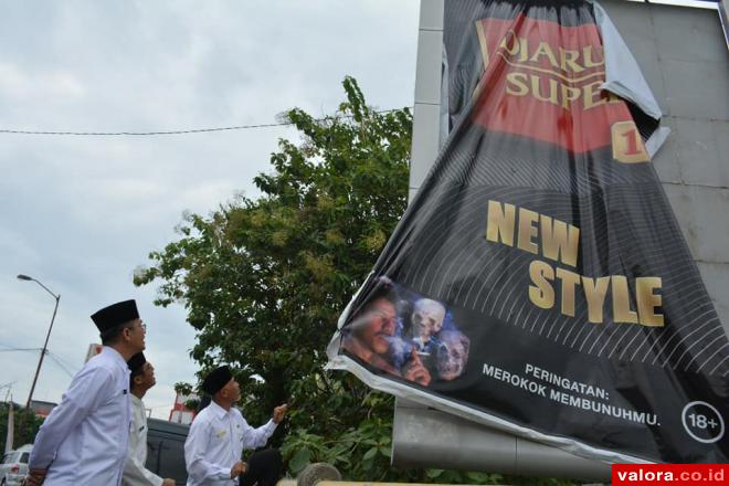 Padang Tak Lagi Perpanjang Izin Reklame Rokok