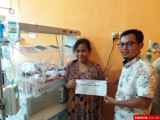 Terlantar, Ibu Bayi Kembar Tiga Dibantu Dompet Dhuafa
