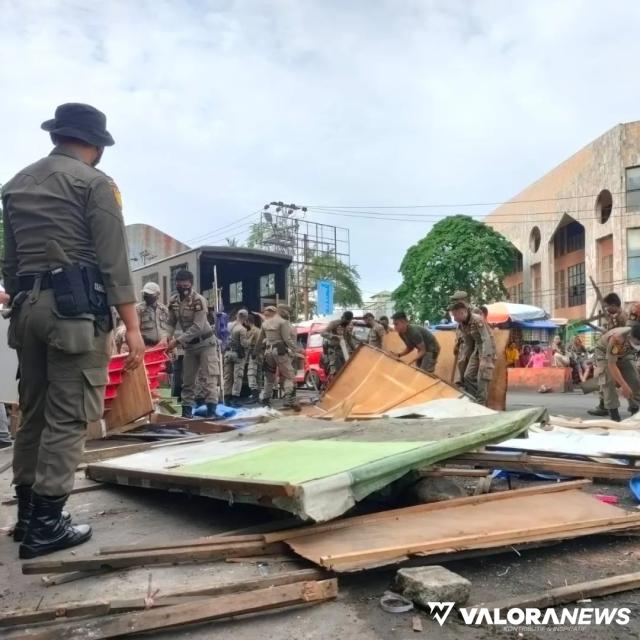 Tenda 13 PKL Hiligoo Dibongkar Satpol PP, Ini Alasannya