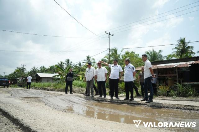 Tinjau Jalan Rusak di Rimbo Melintang, Syamsuar: Besok, Peralatan dan Material Langsung...