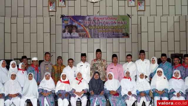 48 Calon Haji Dilepas, Wabup Solsel jadi TPHD