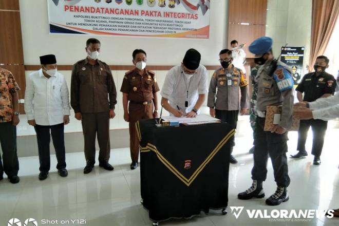 Polres Bukittinggi Inisiasi Pakta Integritas Pencegahan: GOR Bermawi Bukittinggi jadi...