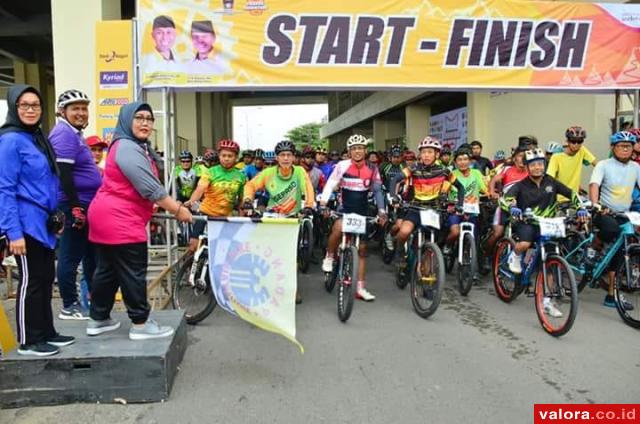 Ketua DPRD Lepas Peserta Padang Adventure