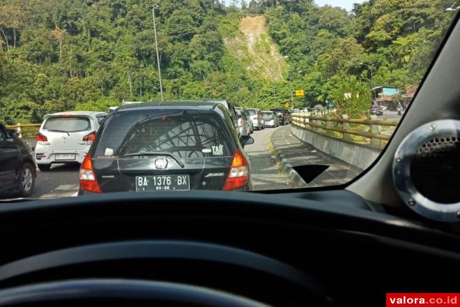 Pagi Ini Macet Hiasi Pasar Padanglua, Silaing dan Sumani