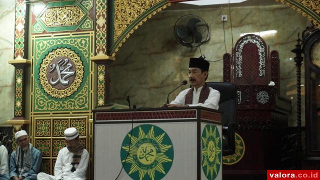 Bupati Solsel Bersilaturahim dengan Jamaah Subuh Masjid Ansharullah Payakumbuh