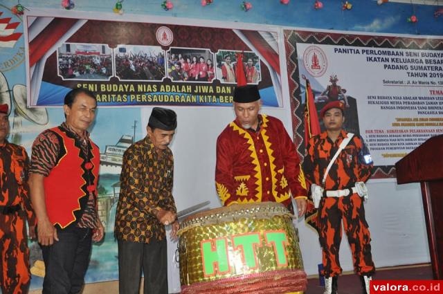 Mahyeldi Apresiasi Lomba Tari Maena