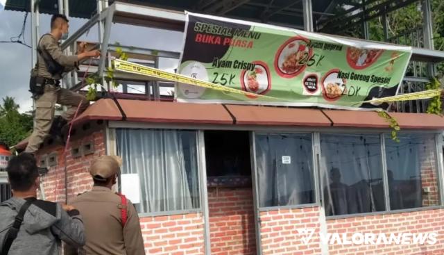 Tiga Kafe di Pinggir Pantai Belakang Hotel Pangeran Disegel Satpol PP Padang