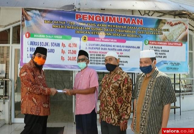 Leonardy Harmainy Sukseskan Program Berbagi untuk Anak Yatim dan Dhuafa Masjid Babussalam