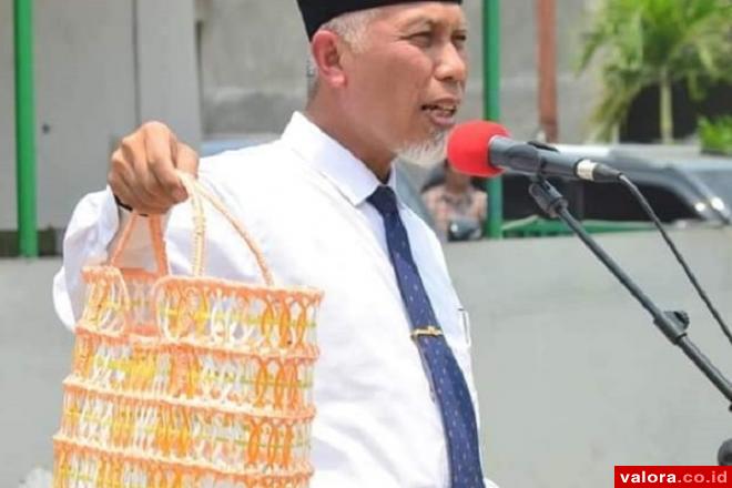 Padang Canangkan 1 Kelurahan 1 Bank Sampah, Mahyeldi: Penggunaan Plastik Wajib Dikurangi