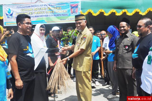 Bakti Sosial di Kampung Baru Nan XX Patut Ditiru