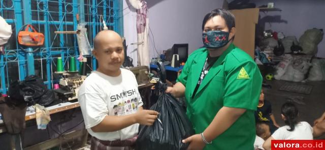 GP Ansor Nanggalo Bagikan Sembako untuk Warga Terdampak Covid19