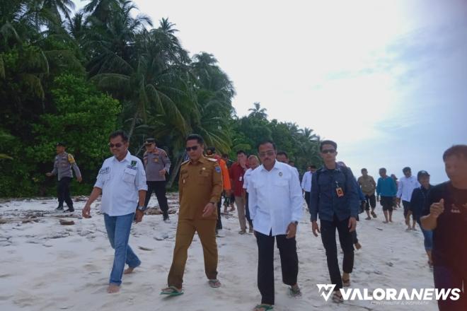 Jenderal Bintang Dua Utusan Kemenko Polhukam Pastikan Penjualan Pulau di Mentawai Tak...