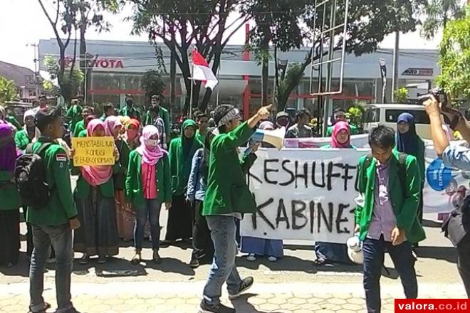 Demonstran Protes, Setiap Kali Demo Selalu Ditemui Aristo: BEM Unand Desak Jokowi Segera...