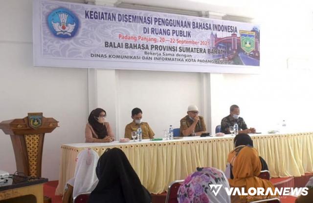 Balai Bahasa Kupas Penggunaan Bahasa Indonesia di Ruang Publik di Padang Panjang