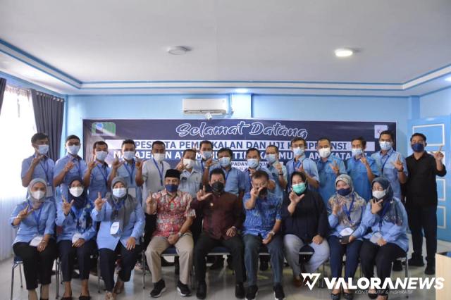 Wawako Padang Panjang Tutup Pelatihan Uji Kompetensi Manajemen Air Minum