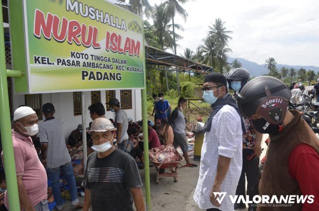 Hendri Septa Kendarai Sepeda Motor Bergenre Japstyle Pantau Penyembelihan Hewan Qurban