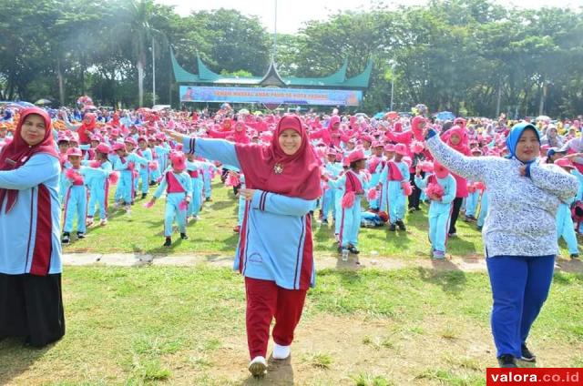 Senam Massal Murid PAUD, Mahyeldi: Mari Wujudkan Generasi Emas Berkualitas