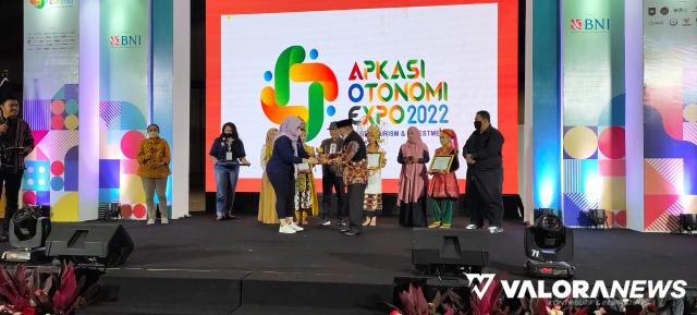 Sanggar Pitunggua Terima Penghargaan di APKASI Otonomi Expo 2022