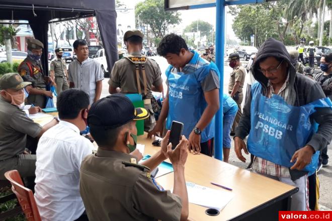 Puluhan Orang Dihukum Bersihkan Fasilitas Publik, Alfiadi: Langgar Perda AKB