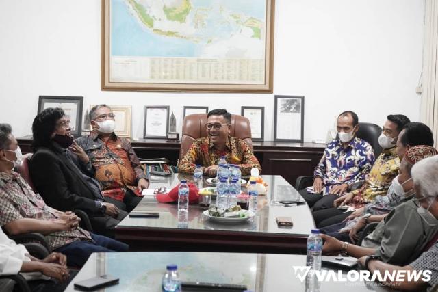 Bupati Solsel Kunjungi Perantau S3 di Jakarta, Ini yang Dibicarakan