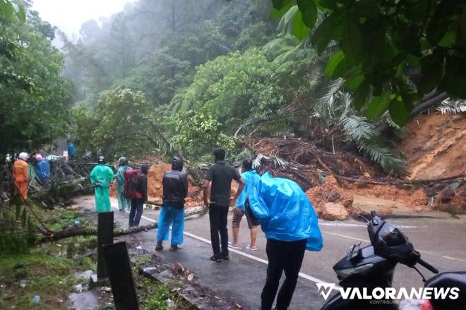 Longsor, Jalur Padang-Solok dan Padang-Painan Tak Bisa Dilalui Senin Sore Ini