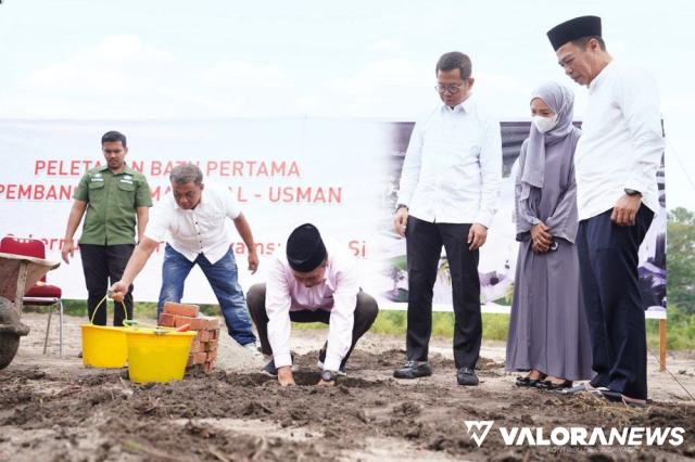 Biaya Pembangunan Ditanggung Donatur: Syamsur Letakan Batu Pertama Pembangunan Masjid Al...