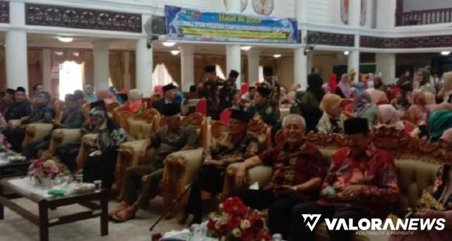 Yus Dt Parpatiah Hadiri Halal Bihalal Perantau Maninjau Kota Padang