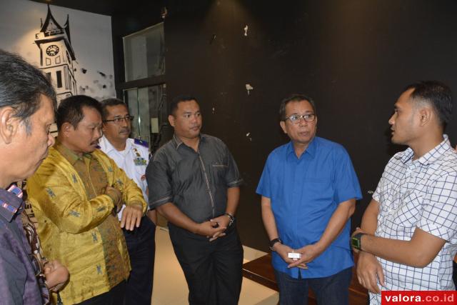 Satgas Saber Pungli Evaluasi Kinerja dengan Walikota Padang