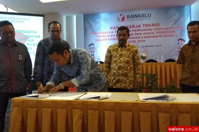 Bawaslu dan KPID Sumbar Teken MoU: KPID Sumbar Tegur Radio Solok Citra Nadanusa Gara-gara...