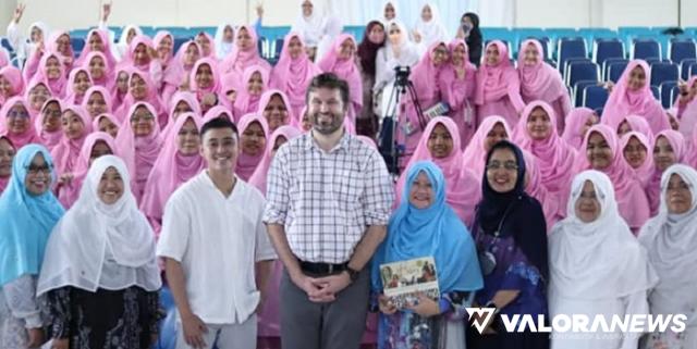 Kedubes AS Jakarta Kunjungi Diniyyah Puteri untuk Sosialisasikan Tiga Program