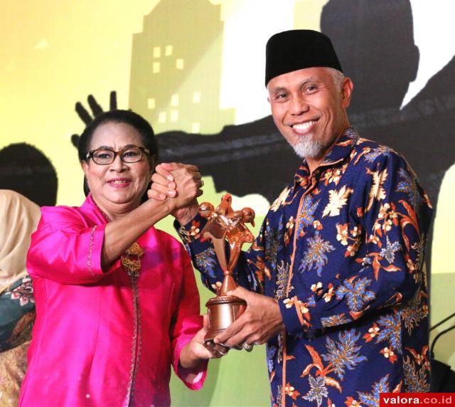 Padang Raih Anugerah KLA Nindya