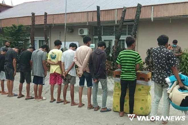 Satpol PP Padang Amankan 8 Pak Ogah, Dua Badut dan Pengemis