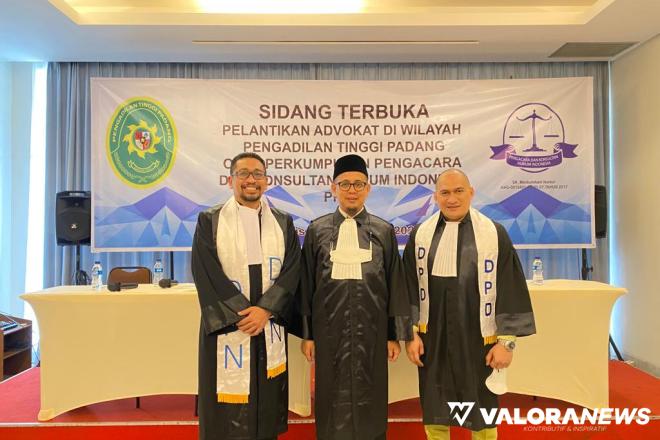 Dilantik Berbarengan Advokat Peradi: Pengadilan Tinggi Padang Lantik 10 Advokat PPKHI...