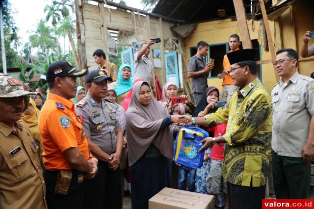 Korban Pohon Tumbang Terima Bantuan