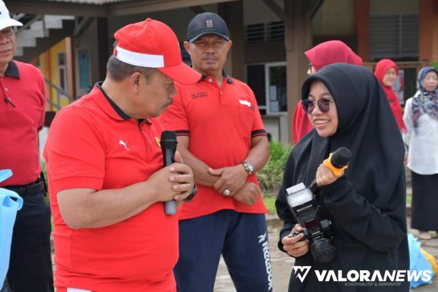 Bupati Agam Berikan Beasiswa Masuk Perguruan Tinggi Bagi Juara Umum SMKN 1 Ampek Angkek