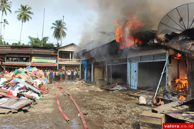 Seorang Tewas Terpanggang di Kebakaran Pasar Simpang Ampek