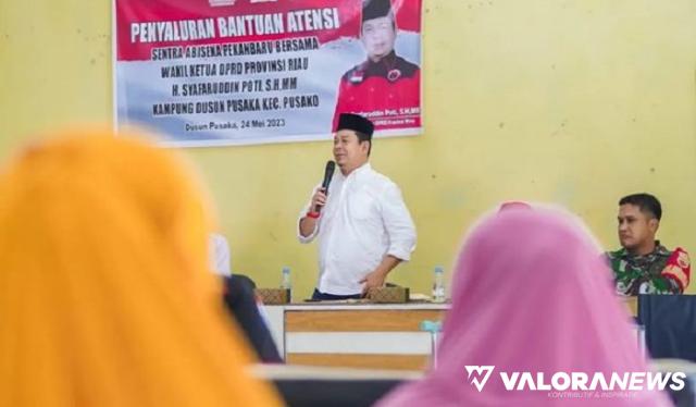 Syafaruddin Poti Serahkan Bantuan Kemensos untuk Disabilitas dan Lansia di Kecamatan...