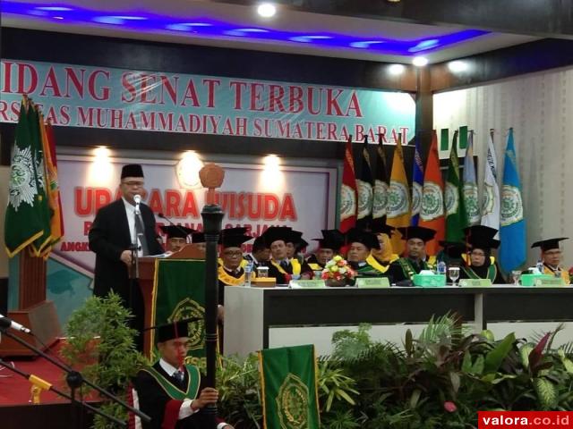 Wisudawan Orang yang Terdidik dan Berpengetahuan, Nasrul Abit: Jadilah Teladan