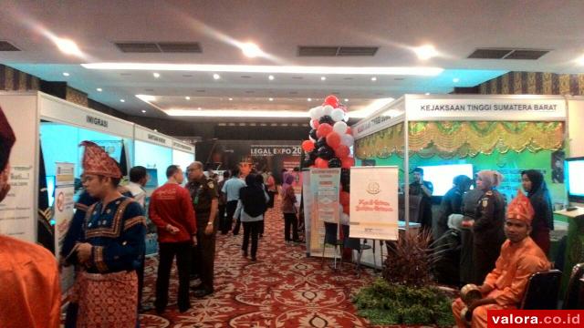 Kakanwil Hukum dan HAM Sumbar Gelar Legal Expo