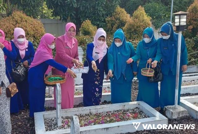 GOW Agam Ziarah ke Makam Pahlawan Siti Manggopoh