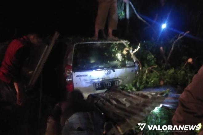 Cuaca Ekstrim Landa Lubukbasung, Pohon Tumbang di Maninjau dan Balai Ahad Malabua