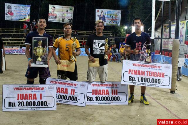 Tim Sialang Pakanbaru Juarai Open Turnament Bola Voli Putra Panampuang IV