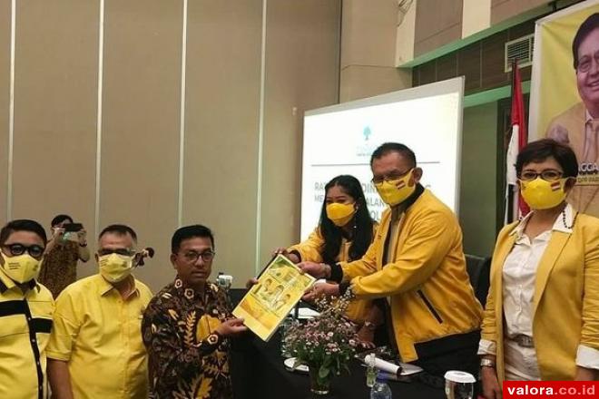 Sekjen Golkar Lakukan Antisipasi Dampak Negatif Media Sosial dan Rilis Survei Politik