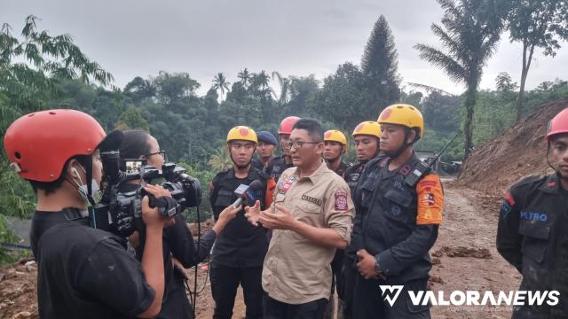 Hendri Septa Tinjau Lokasi Gempa Desa Cijedil Setelah Dikunjungi Presiden Jokowi