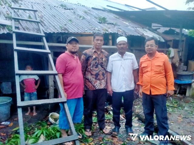 Baznas Pessel Bantu Rumah Rusak Akibat Bencana Angin Kencang