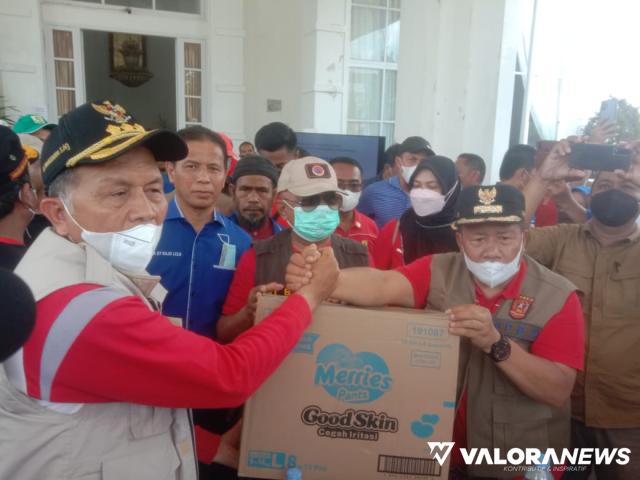 Bupati Agam Antarkan Bantuan Logistik bagi Korban Gempa Pasaman Barat