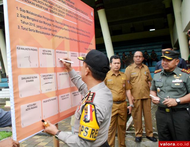 Padang Gelar Apel Gabungan Tiga Pilar Plus Jelang Pilkada