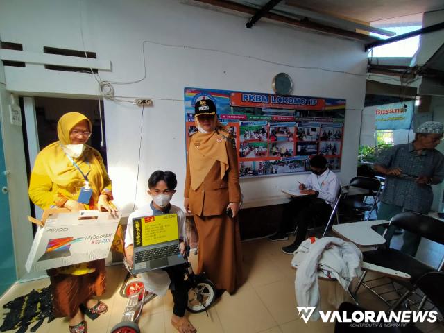 Tempuh Pendidikan Paket A di PKBM Lokomotif: Bantu Laptop, Wako Padang Berupaya Wujudkan...