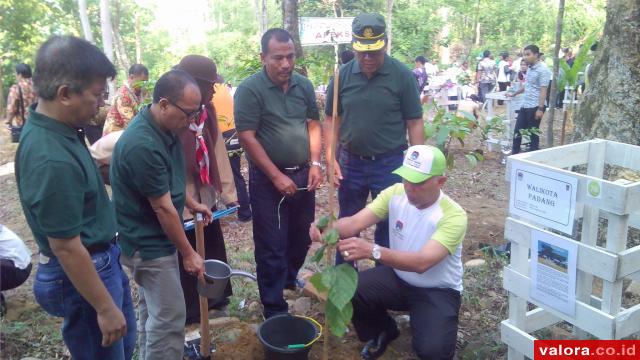 Munas Apeksi V, Mahyeldi Tanam Pohon Andalas